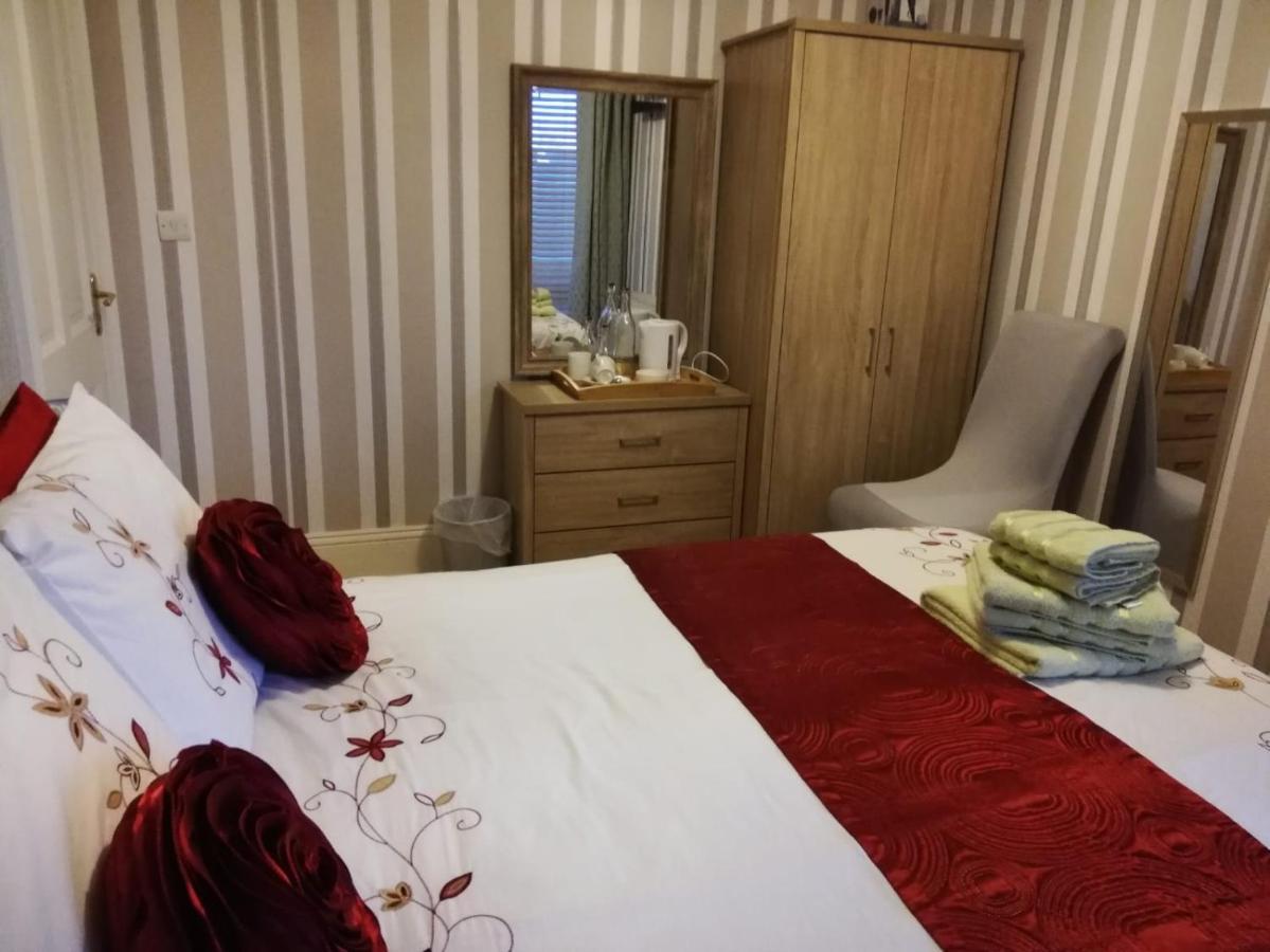 Hunters Lodge B&B 特拉莫尔 外观 照片