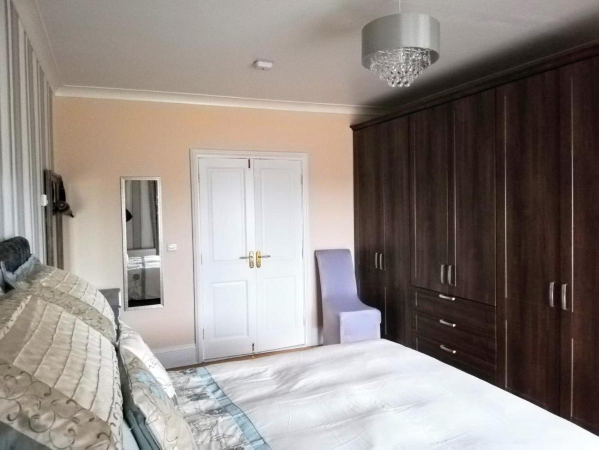 Hunters Lodge B&B 特拉莫尔 外观 照片