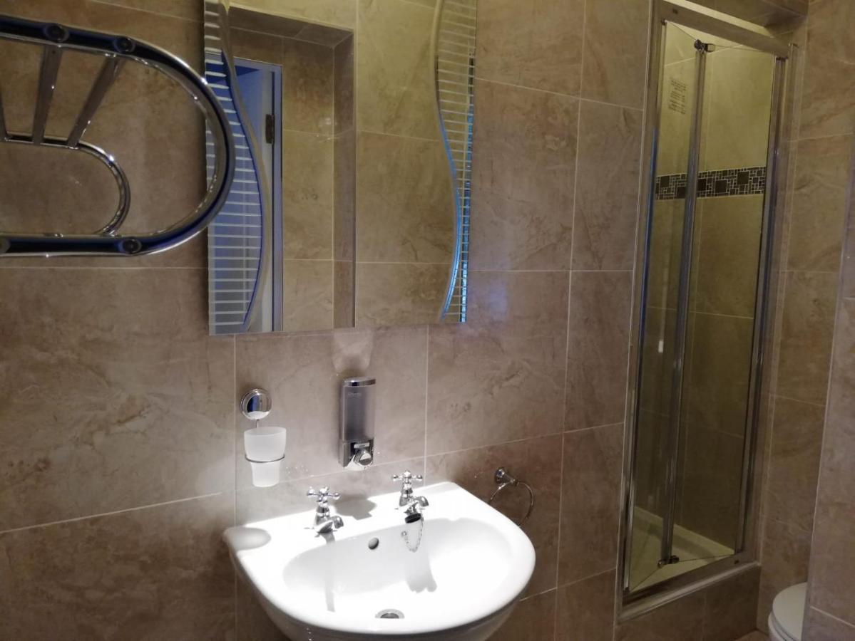 Hunters Lodge B&B 特拉莫尔 外观 照片
